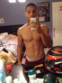 southerntrade:  hispicstome:  Vinny | football player | ODU  Nice redbone