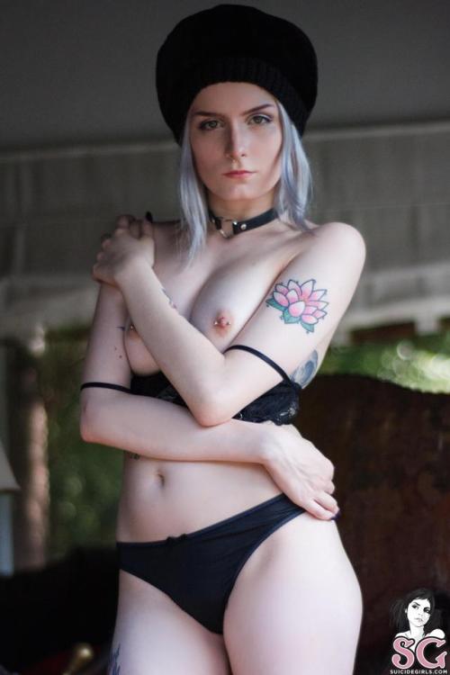 magazinesg:  Model; @CalaliniSet;   Russian DollSee more videos and photos following our instagram @magazinesg1998 and enjoying our facebook page https://www.facebook.com/magazinesg/