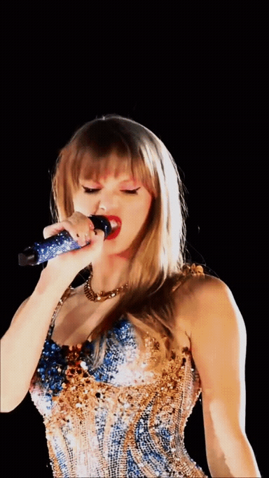 TAYLOR Performing Cruel Summer On The Eras Tour, Arizona.