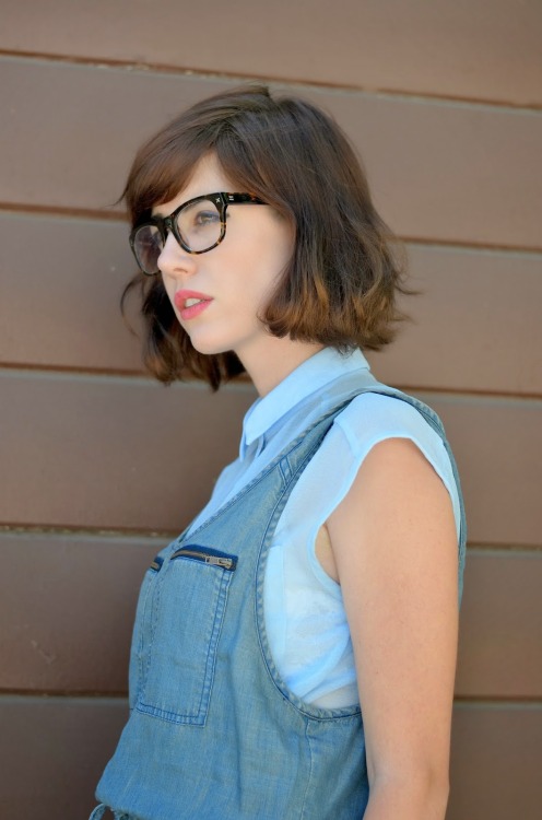 coastaldotcom: Fashion blogger AFashionNerd wearing Derek Cardigan glasses in her latest blog post.