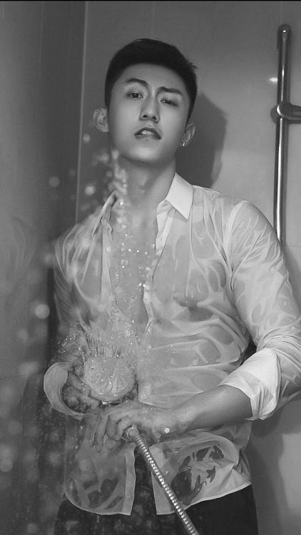 weebits:  黄景瑜 Huang Jingyu for Grazia vol. 247 