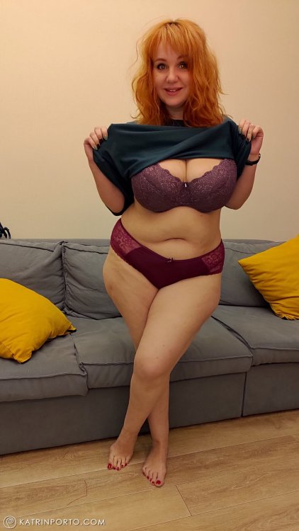 fat-heels: gonotme:  Katrin Porto https://twitter.com/curvykatrin/  👠👠👠 Fat Heels  ❤️❤️❤️❤️ 