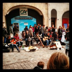 #meshumeurstan #nantes #music #France #rue #panda #costume #lafayette #galerie #instapicture #instagram #instasun #instaweek #instamusic #musique #foule (à 19 rue de le marne)