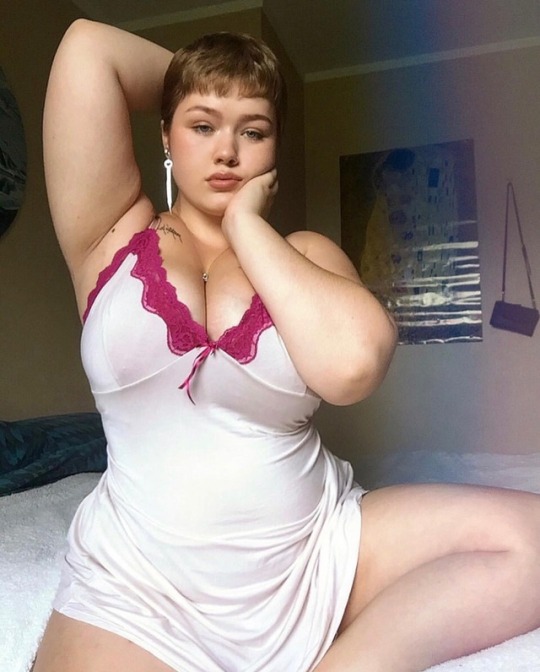 bbworship:  Kayleigh J 