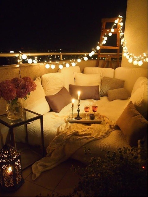 daddysgingerprincess:  feral-pigeon:  theladyjanedoe:  xxhippieprincessxx:  southerngentleman84 we need this  WOW THIS IS GORGEOUS  Please please please PLEASE I would sleep here and make love here and eat here and do my life’s work here PLEASE  ^^^