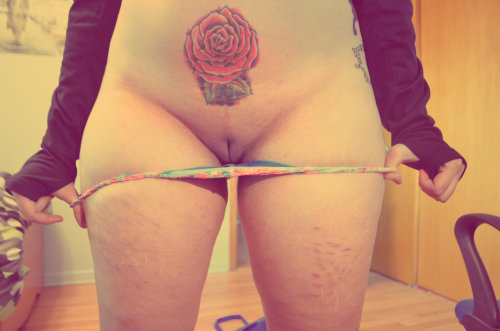 browneyedgummibear:  Pussy served up two ways :)  Eat up ;)  
