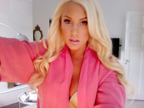 powerfulbimbochoices:  “Barbie Doll Bimbo” You are obsessed with transforming yourself into a real life barbie doll.  You want beautiful blonde hair. You want big tits. You wear excessive amounts of pink. You spend hours doing your perfect makeup.