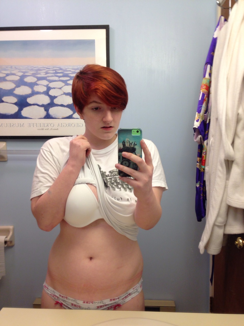ilikesexandsexrelatedthings:  Pre shower 