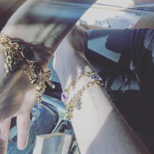 deadlynigthshade:@lanadelrey: Friendship bracelets I can’t tell you how happy it made me to see this