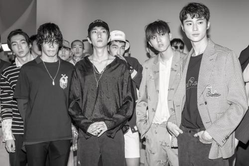 Backstage for Beyond Closet S/S 2017 at Seoul Fashion Week (cr: Byron OH)