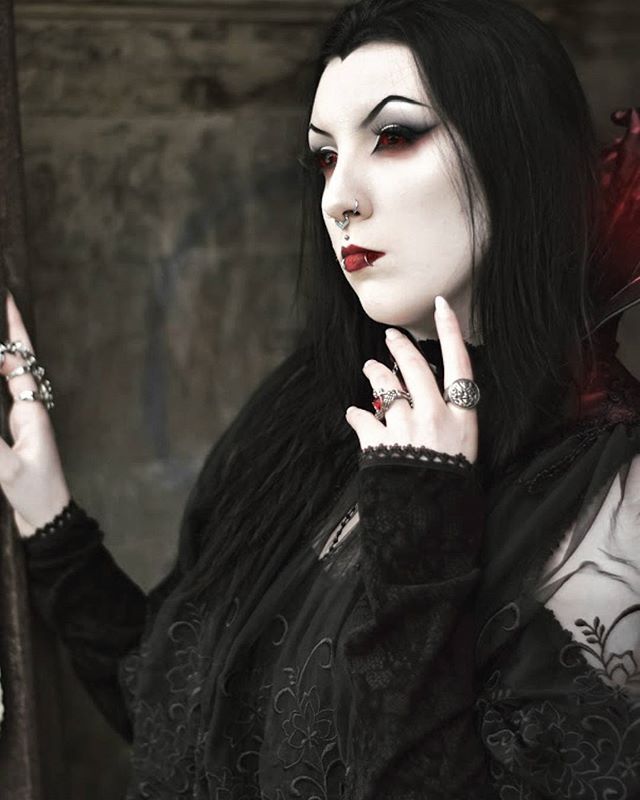 Poison Nightmares - Vampyre Ann