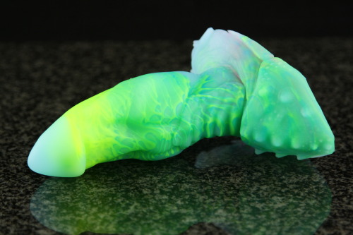 juliamon: I’m really fond of this “neon pigments marbled into translucent pale silicone&