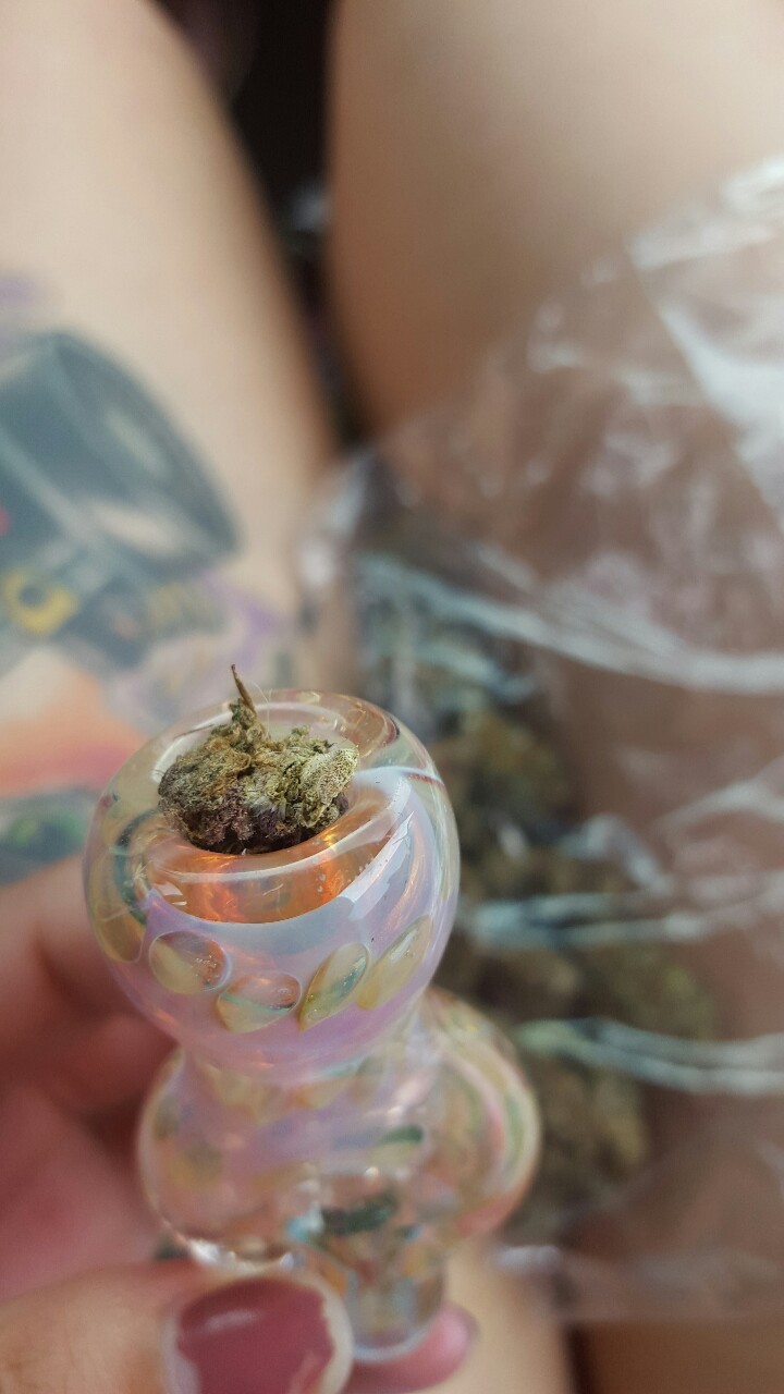 😈