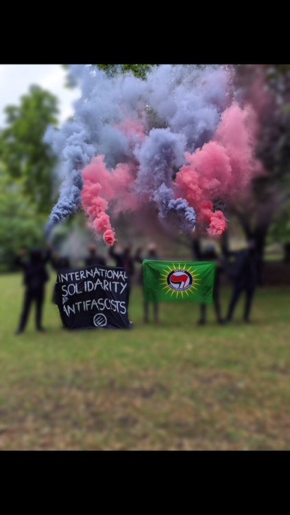 antifainternational:North London Anti-Fascist Assembly x No Fixed Abode Antifascists bring the smoke