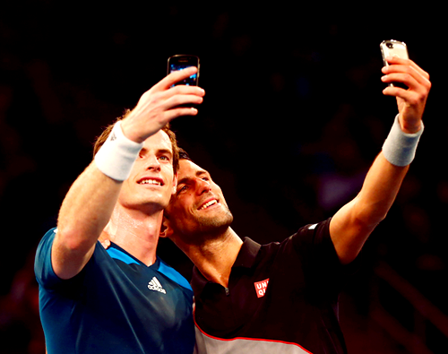 16ruedelaverrerie:groundstrokes:Andy Murray and Novak Djokovic two incredibly bad selfie takers who 
