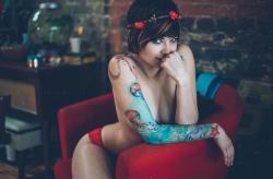 altmodelgirlcrush:  Arraine Suicide