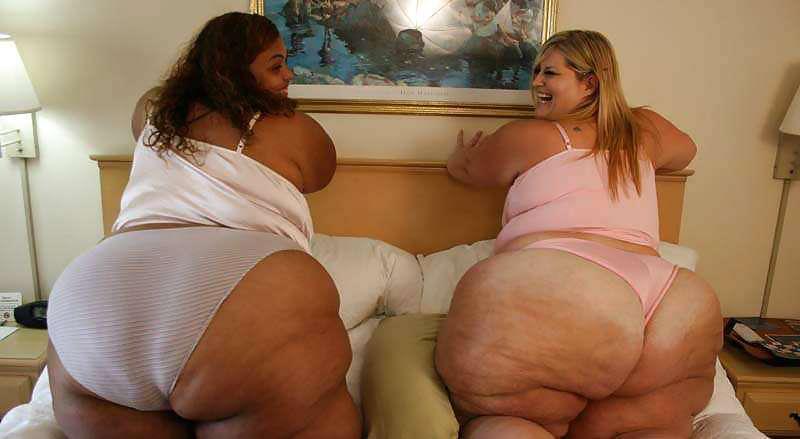 bbwssbbwlover:  amobbw-ssbbw:  La de la left or rightÂ   both  Left
