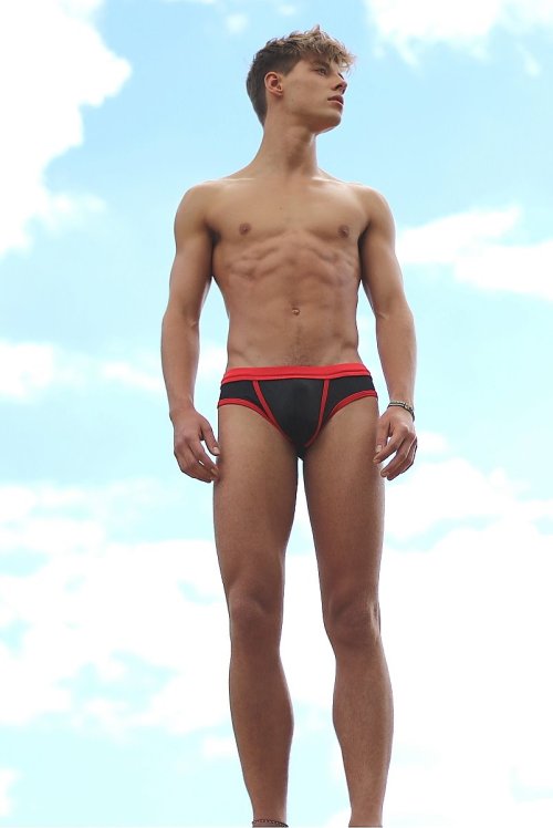 hester96:  Follow me for moreHester96.tumblr.comKik- Danilst96