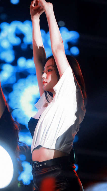 『YEEUN』!clcsaved? reblog or like© fantaken owner