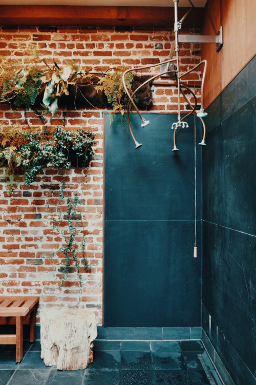 Have yourself a Spa Day at the Japanese inspired bathhouse in San Francisco, Onsen. (via San Francis