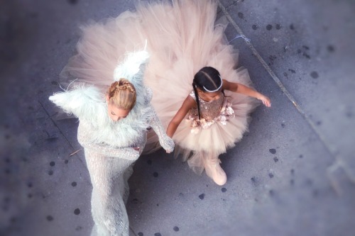 miss-mandy-m:Beyonce in Francesco Scognamiglio haute couture and Blue Ivy Carter in a custom made dr