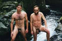 dekanuk:    dekaNuk’s archive of naked exhibitionist men   