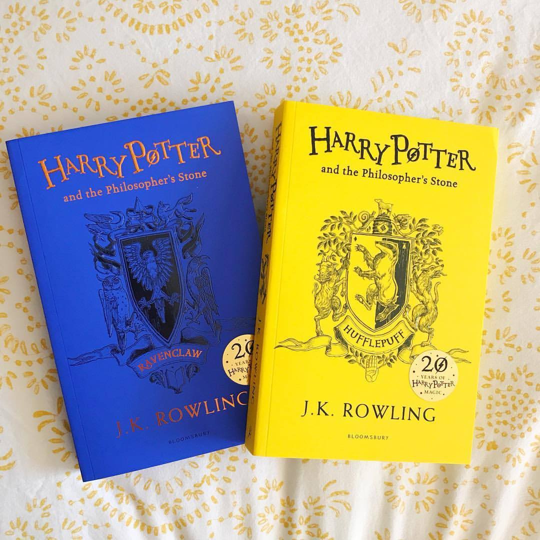 YASSSSS! They’re here! And actually more are on the way. They’re so vibrant! I cannot believe #HarryPotter is 20 😳!
#hp #ravenclaw #ravenclawpride #hufflepuff #hufflepuffpride #ravenpuff #huffleclaw #specialedition #bloomsbury #jkrowling...