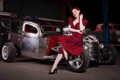 Sex Pin Ups, Rat Rods and Hot Rodz pictures