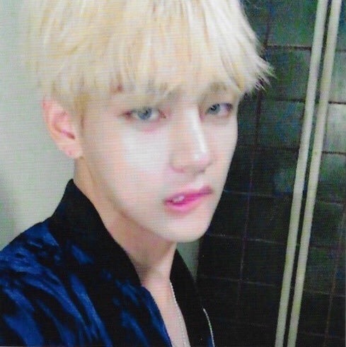 Featured image of post Taehyung Selca Blonde The way some of y all say that blonde taehyung wasn t his best look