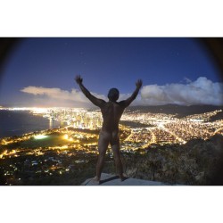 aieaguy:  Hot summer nights in Honolulu!  Awesome shot!!