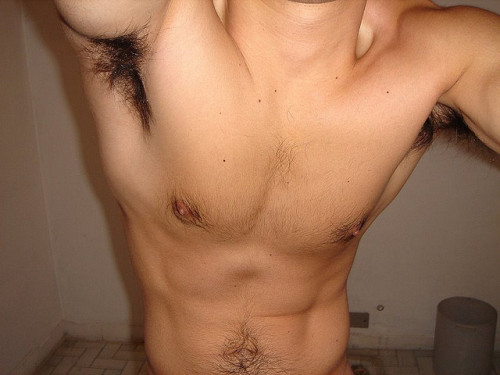 iwasateenwolf:this hot set via mantender  i would lick that pit