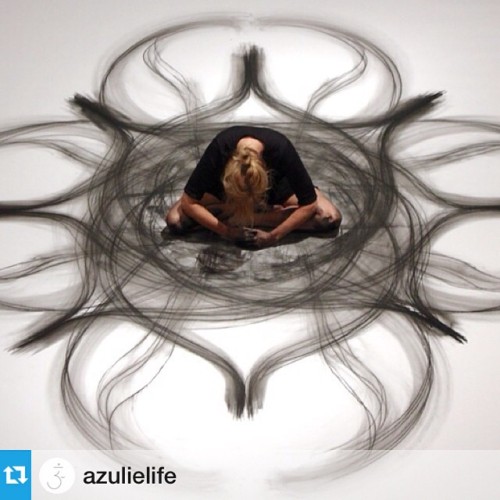 #Repost from @azulielife with @repostapp &mdash; Beautiful kinetic art by Heather Hansen @presen