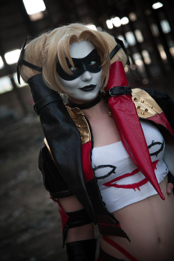 moonychka:    Fandom - Injustice: Gods among usCharacter - Harley QuinnCosplayer - Moonychka (http://moonychka.tumblr.com/)Photographer - Dea-Vesta (http://dea-vesta.deviantart.com/)Country - Russia   