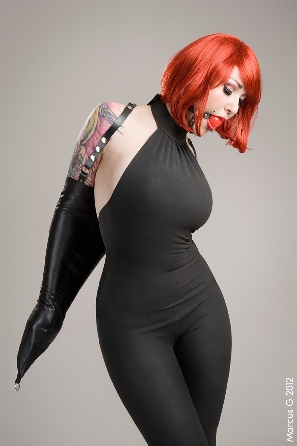 kinkalicious-jewel:  Arm restraints