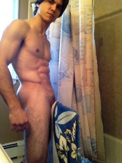 clothedboners3:  Original posting:http://collegeguy185.tumblr.com/post/113560248955/to-see-more-hot-pics-like-these-please-follow