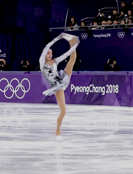 jennie-kim:Best Figure Skating Performances ♡ Alina Zagitova SP ‘Black Swan′ at 2018 Winter Olympics