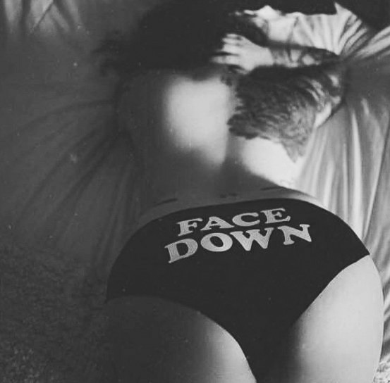 girlxthrobbing:  🖤🖤