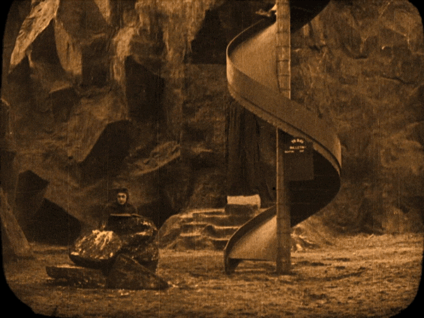 barcarole:The Haunted House,dir. Buster Keaton &amp; Eddie Cline, 1921.