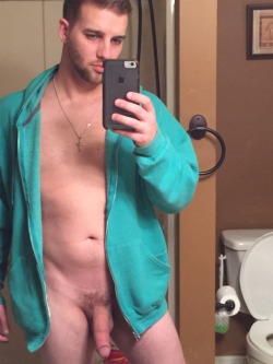 guyswithiphones-nude:  Guys with iPhones