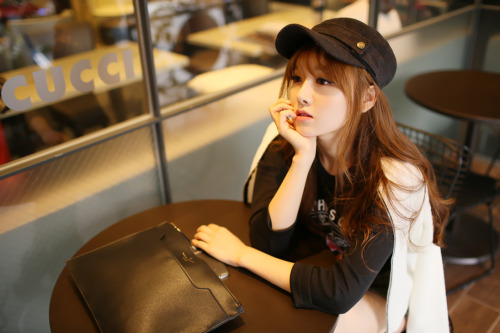 Kim Shin Yeong - September 23, 2014 Set