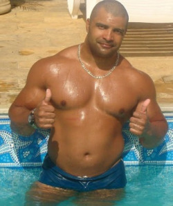 campusbeefcake:  pool bull  I want to hang from those neck muscles