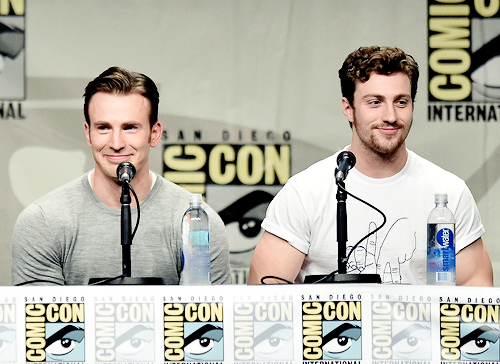 p-pikachu:  Chris Evans and Aaron Taylor-Johnson attend the Marvel Studios panel