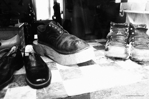 russiandance:  A Shoemaker’s Workshop 1930’s 
