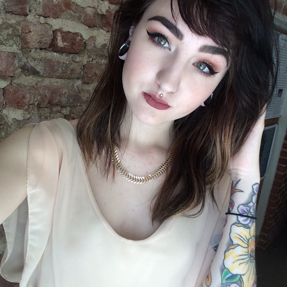 illuminaudo:  when u look ethereal 👼 instagram: @hanoverboard
