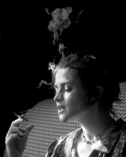 lucyyhoneychurch:Helena Bonham Carter photographed by Gregory Urquiaga || 1996