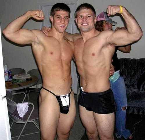 XXX manthongsnstrings:  Frat boy thong fun  Hombres photo