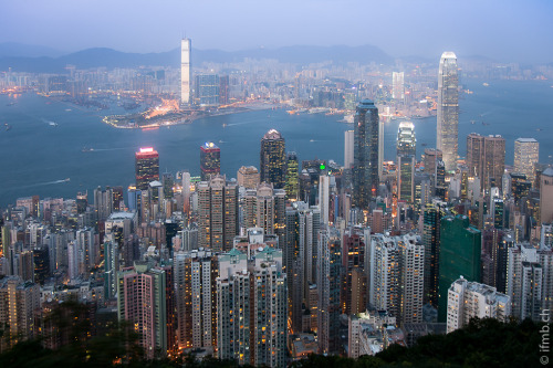 kyojin-sama:  Hong Kong Island & Kowloon by Marc Baertsch on Flickr. 