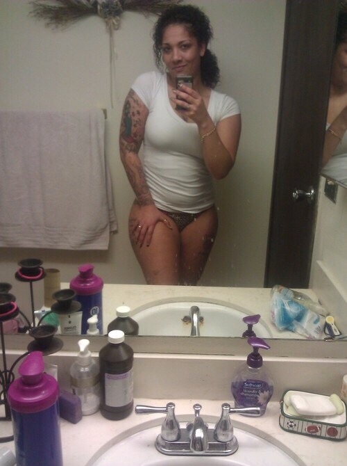 Porn Pics goldieloc:  showoff that ink baby