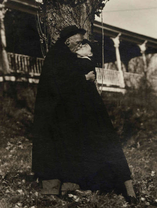 Georgia O’Keeffe and Alfred Stieglitz kissing at Lake George, 1929O’Keefe letter to Stie