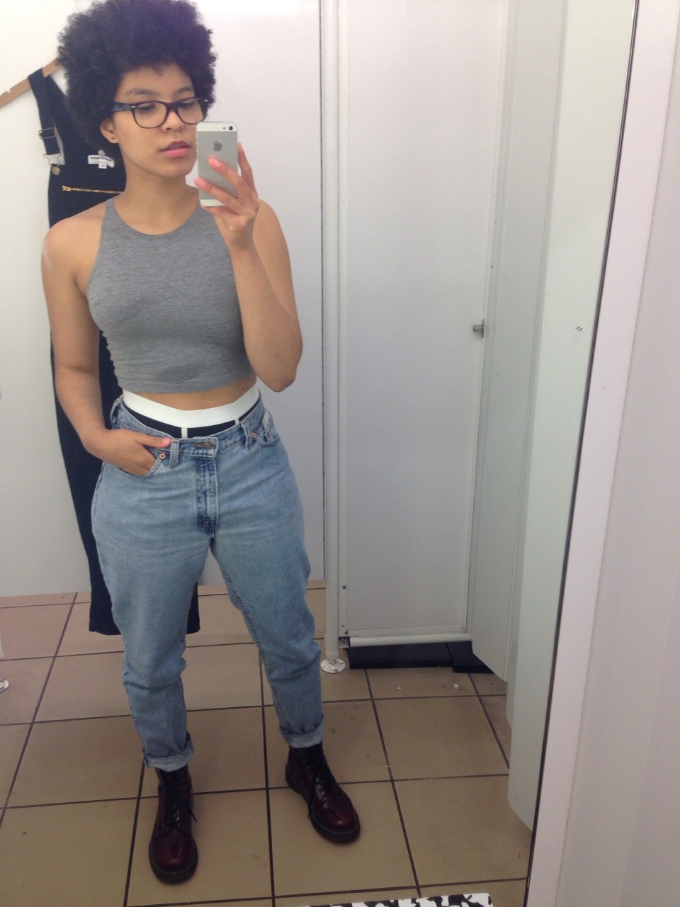 nirv-asana:  nirv-asana:  power stance  grade A boyfriend looks.